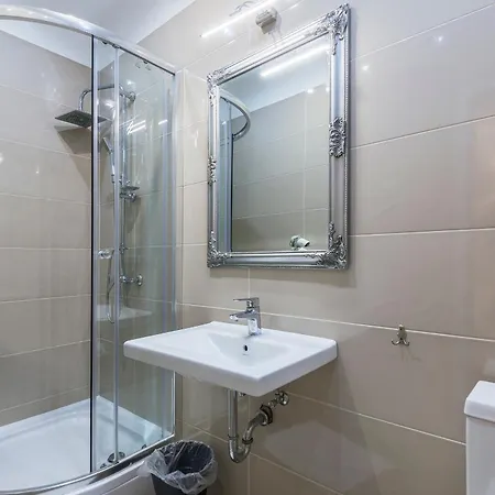 Captain Emo Appartement *