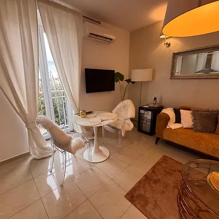 Appartement Captain Emo Pula
