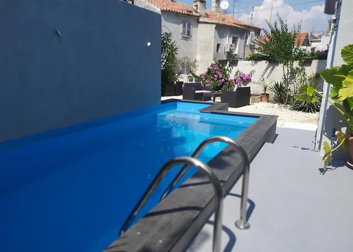 Captain Emo 아파트