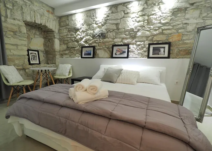 아파트 Captain Emo